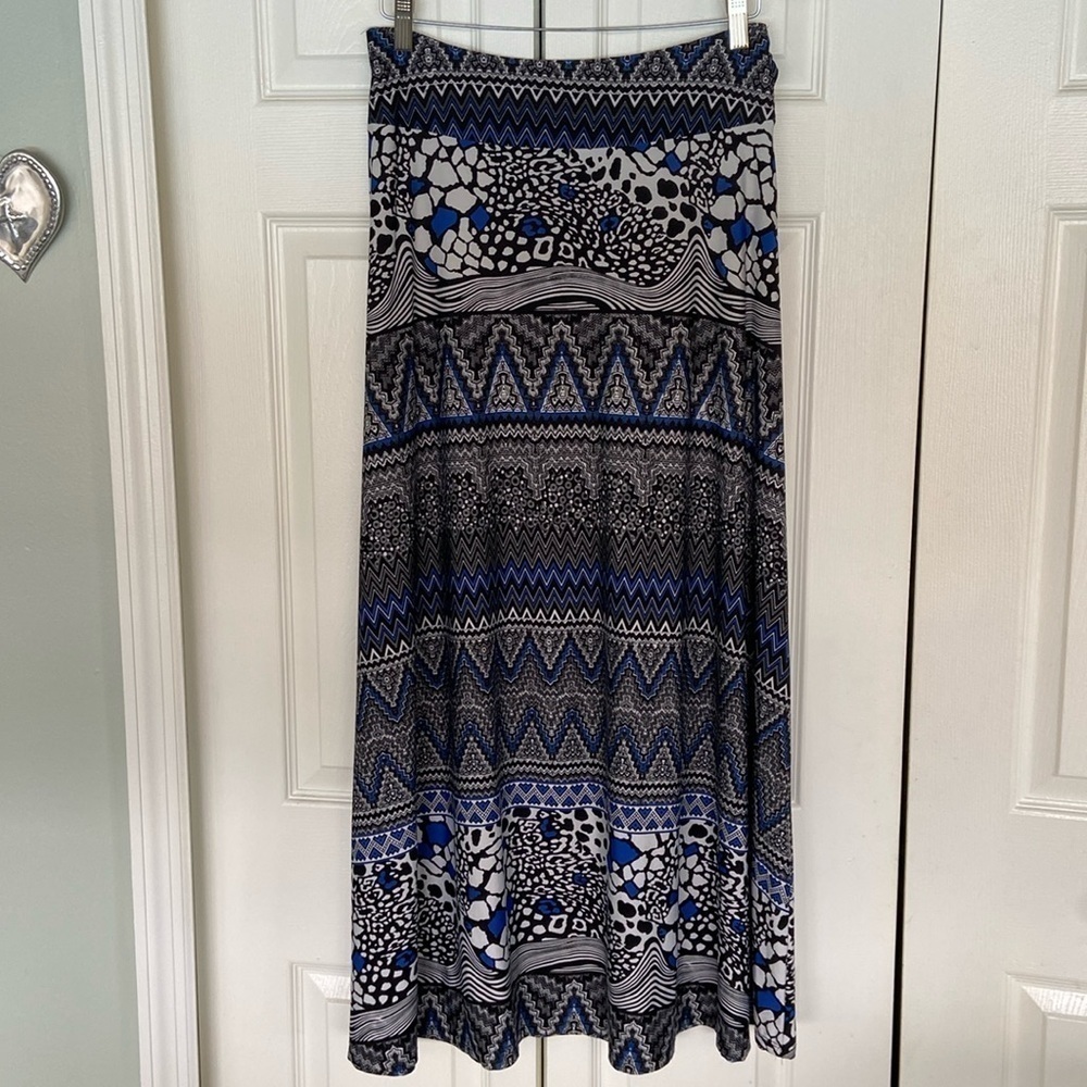 Robert Louis patterned maxi skirt with wrap tie belt size medium - Picture 2 of 4